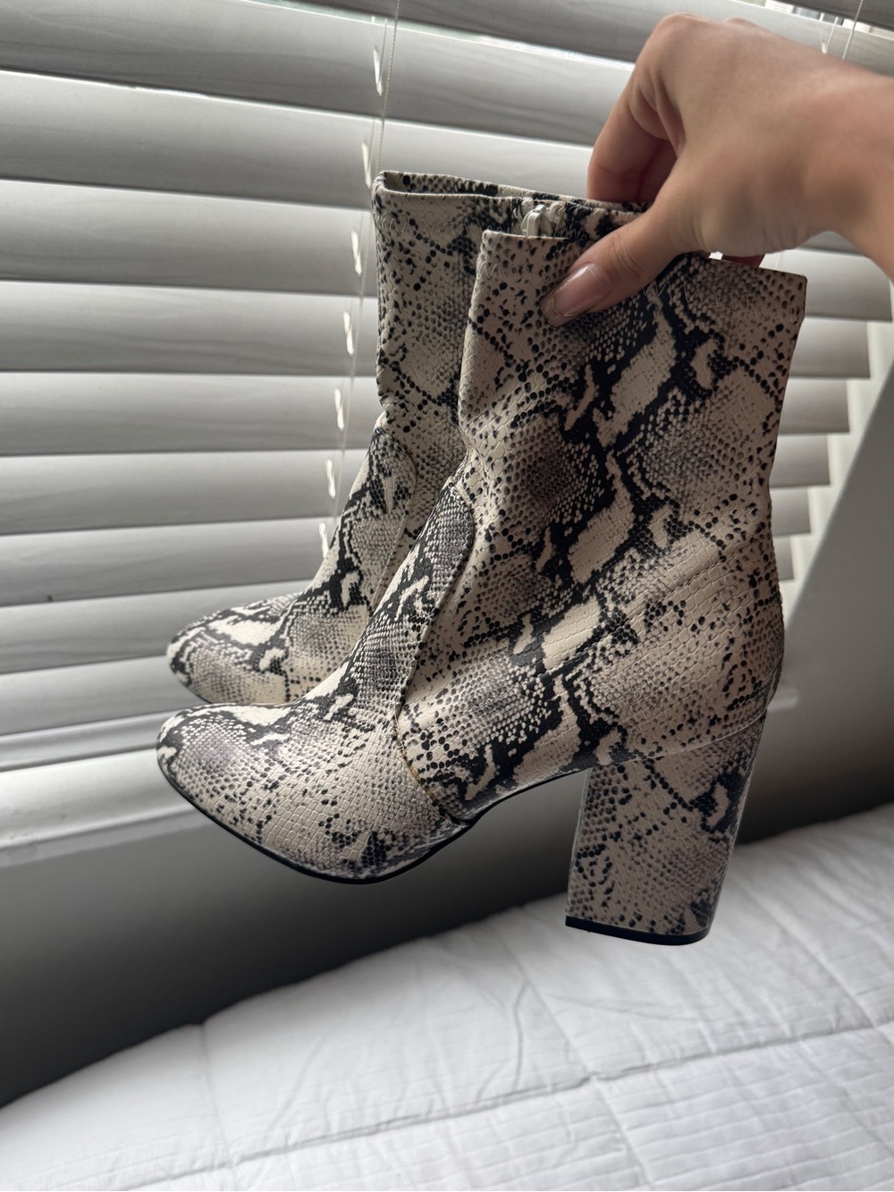Madden Girl faux leather snakeskin ankle boots size 8